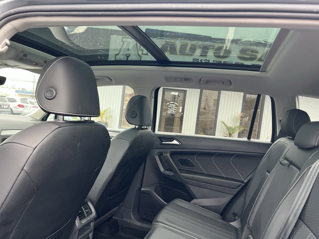 Used 2022 Volkswagen Tiguan SE w/ Panoramic Sunroof Package image 24