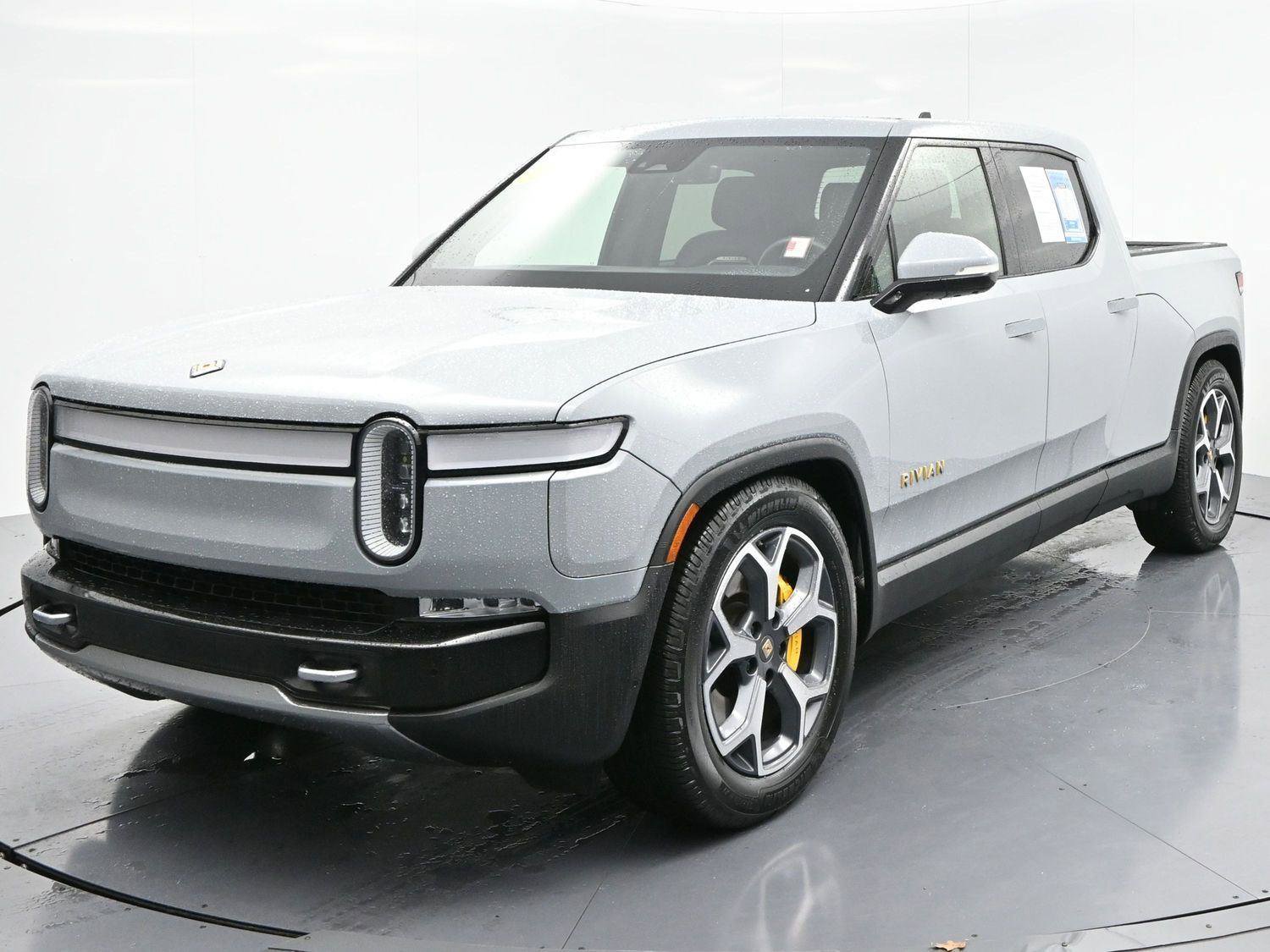 Used 2022 Rivian R1T Adventure image 3
