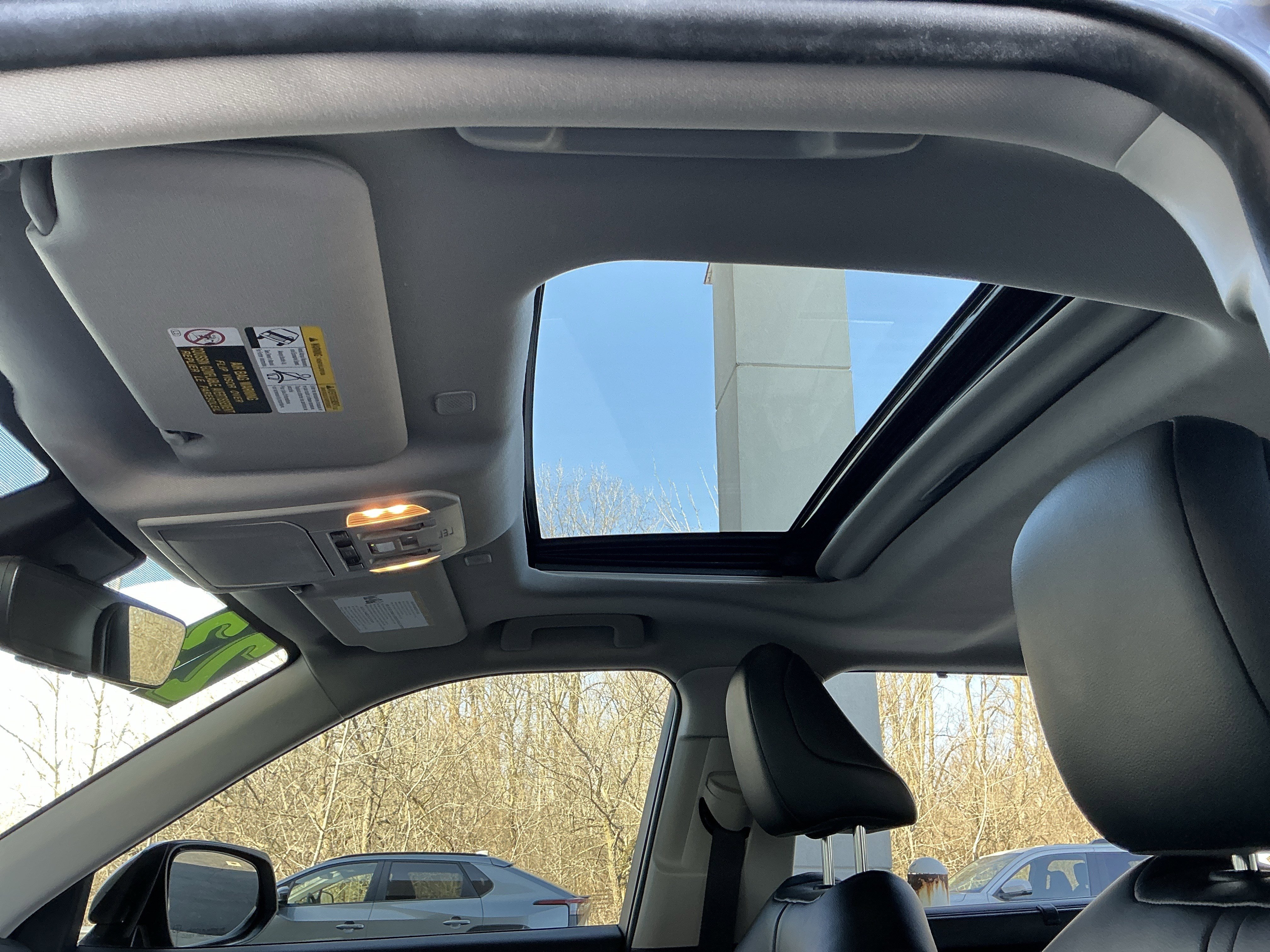 Used 2023 Toyota Highlander XLE image 17