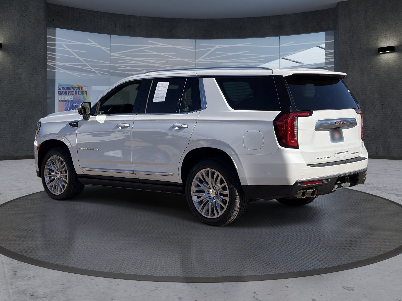 Certified 2023 GMC Yukon Denali w/ Denali Reserve Package AWD/4WD image 4