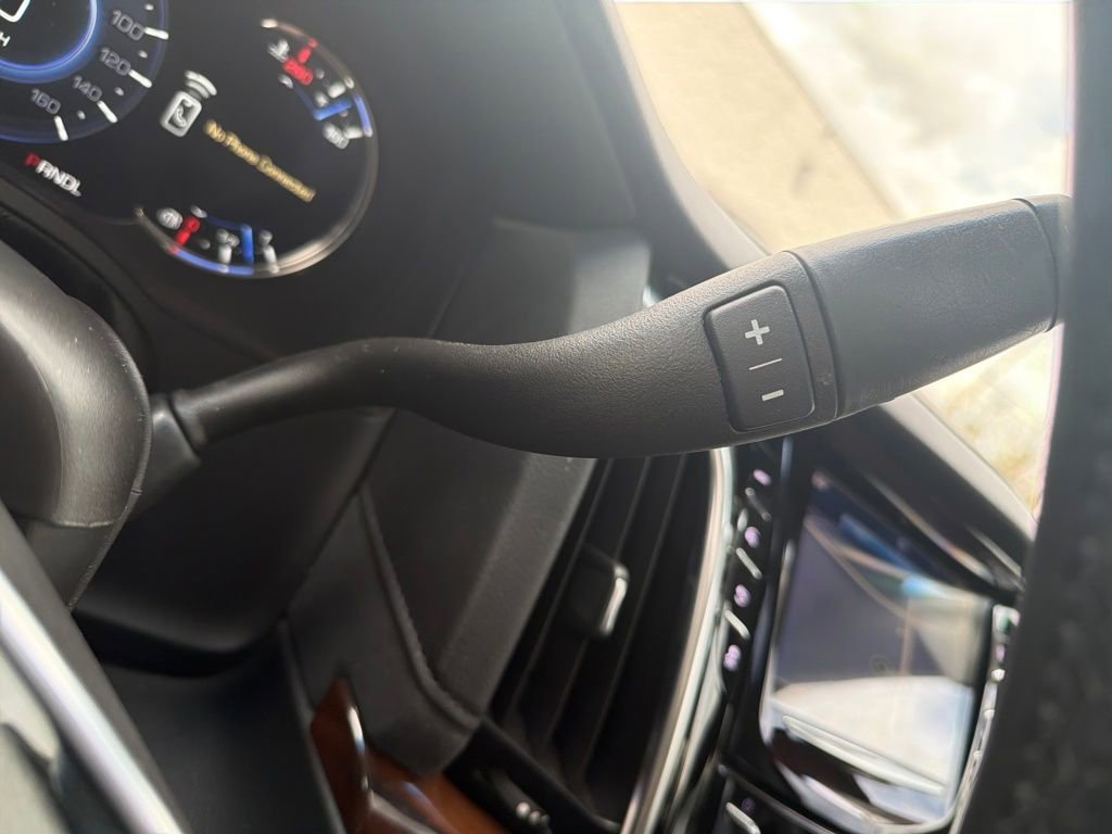 Used 2020 Cadillac Escalade Luxury w/ Escalade Sport Edition image 24