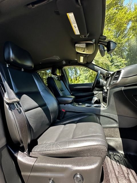 Used 2018 Jeep Grand Cherokee Limited AWD/4WD image 22