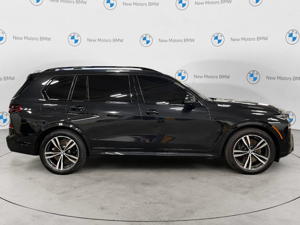 Used 2025 BMW X7 xDrive40i w/ M Sport Package AWD/4WD image 6