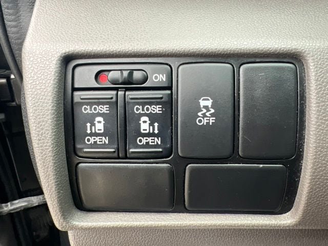 Used 2016 Honda Odyssey SE image 19