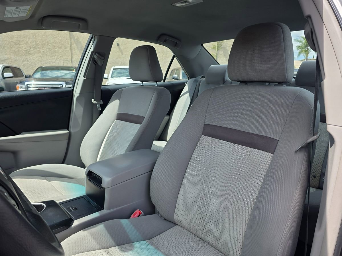 Used 2014 Toyota Camry LE FWD image 16