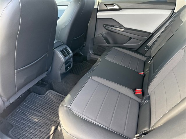 Certified 2023 Volkswagen Taos SE w/ Panoramic Sunroof Package image 38
