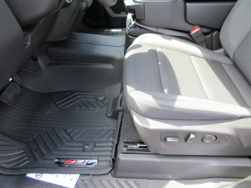 New 2026 Chevrolet Silverado 1500 Custom Trail Boss w/ LPO, Dark Essentials Package AWD/4WD image 23