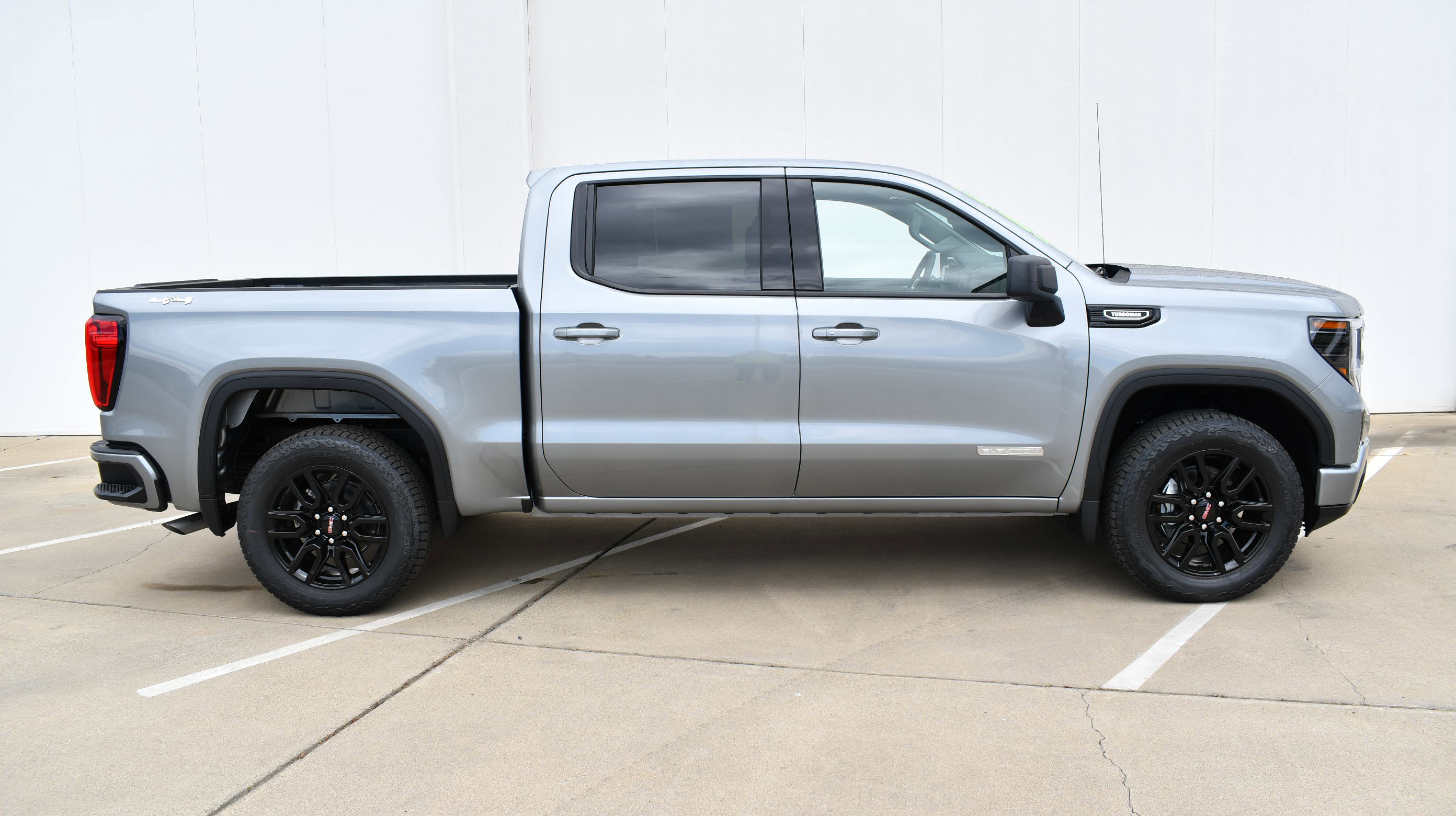 New 2026 GMC Sierra 1500 Elevation image 4