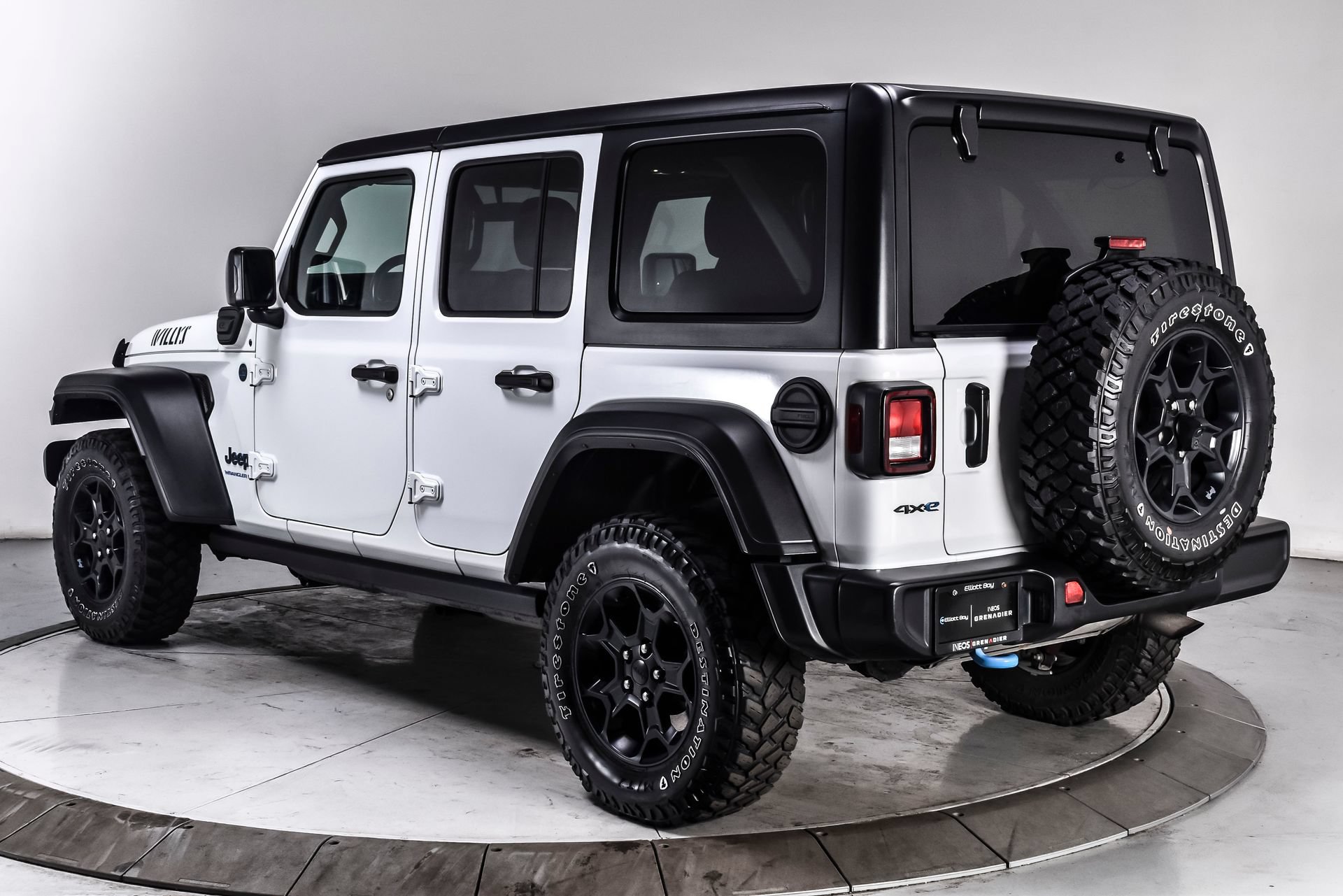 Used 2023 Jeep Wrangler Unlimited w/ Cold Weather Group AWD/4WD image 4