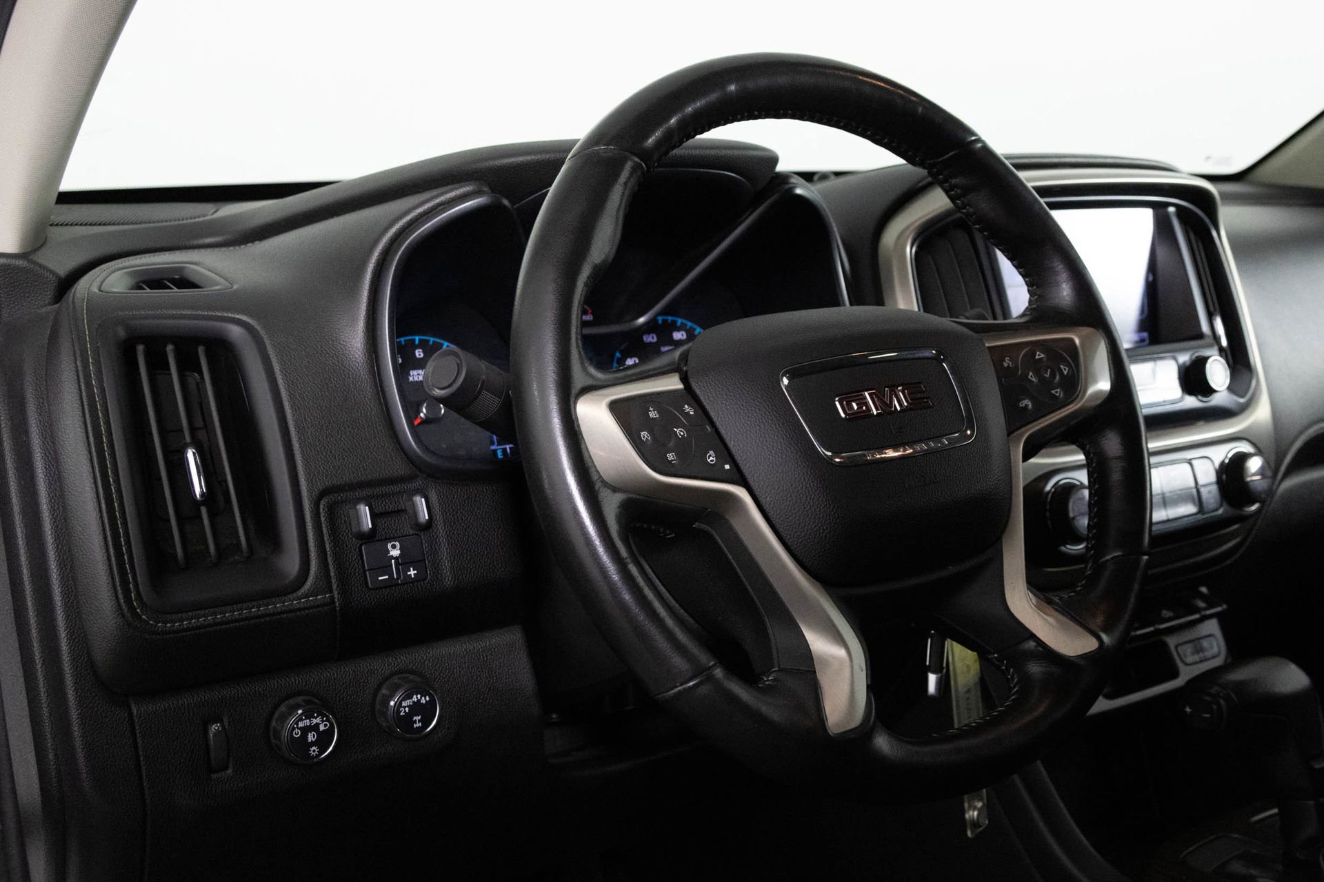 Used 2018 GMC Canyon Denali image 31