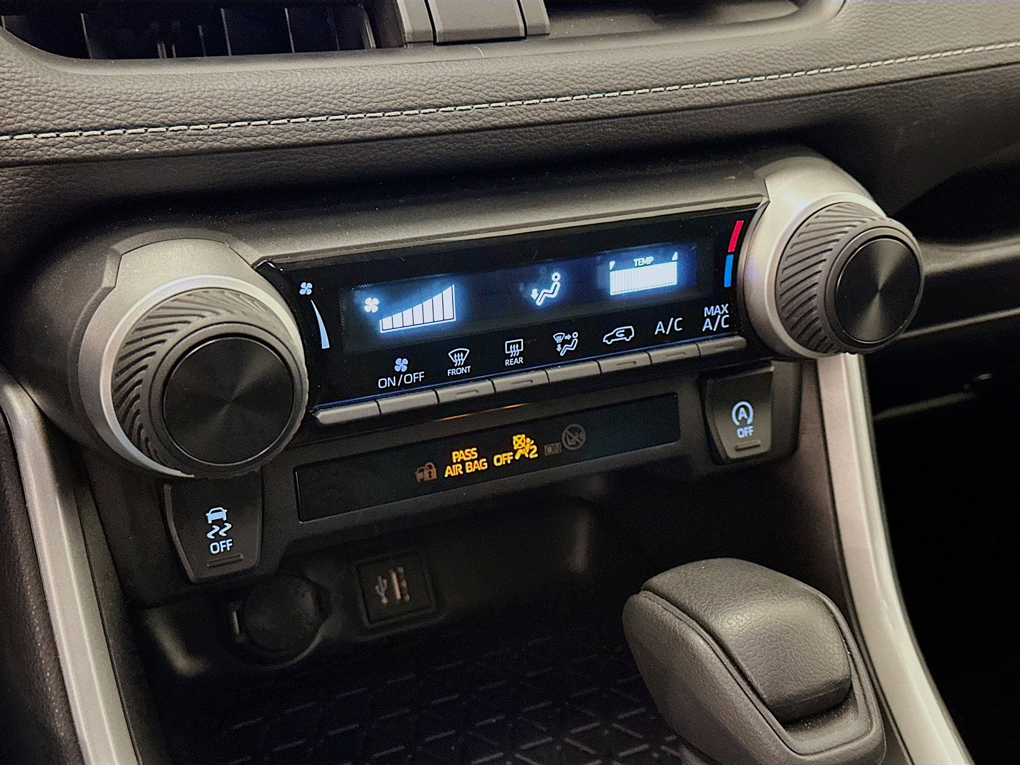 Used 2025 Toyota RAV4 LE image 24