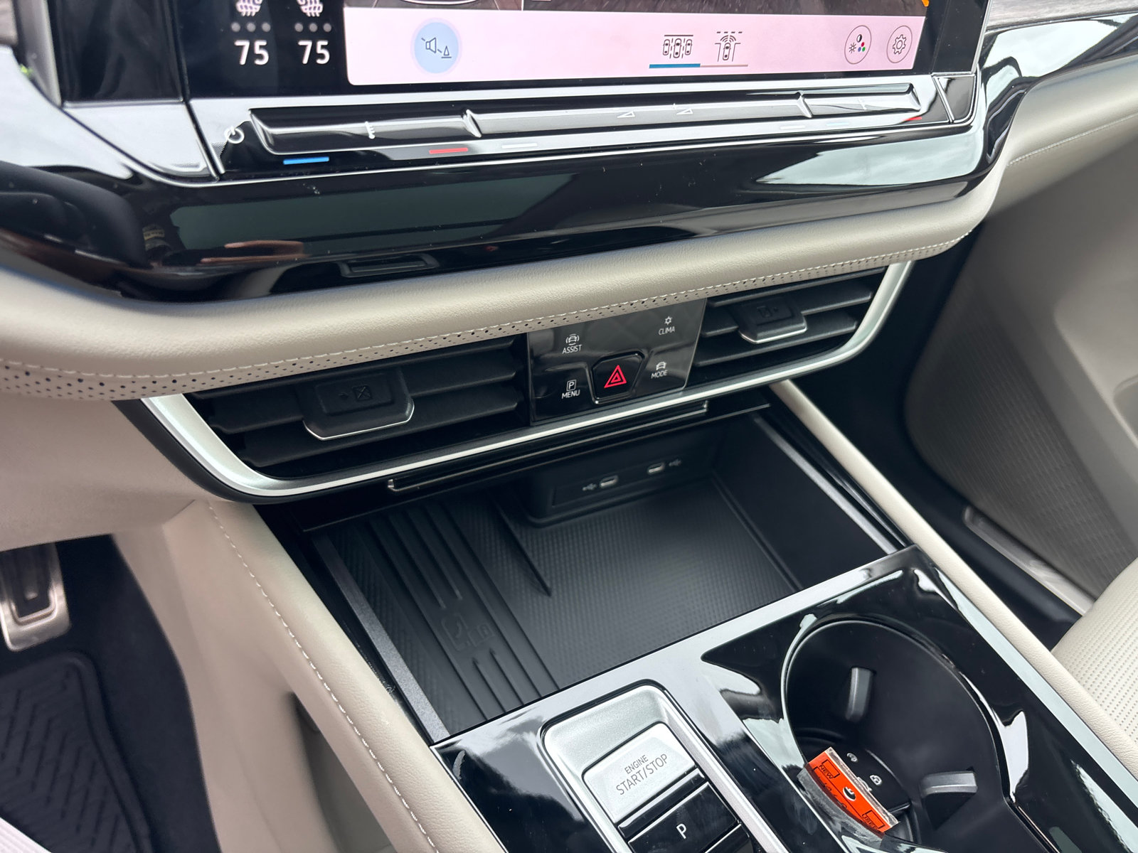 Used 2025 Volkswagen Atlas SEL Premium R-Line AWD/4WD image 21