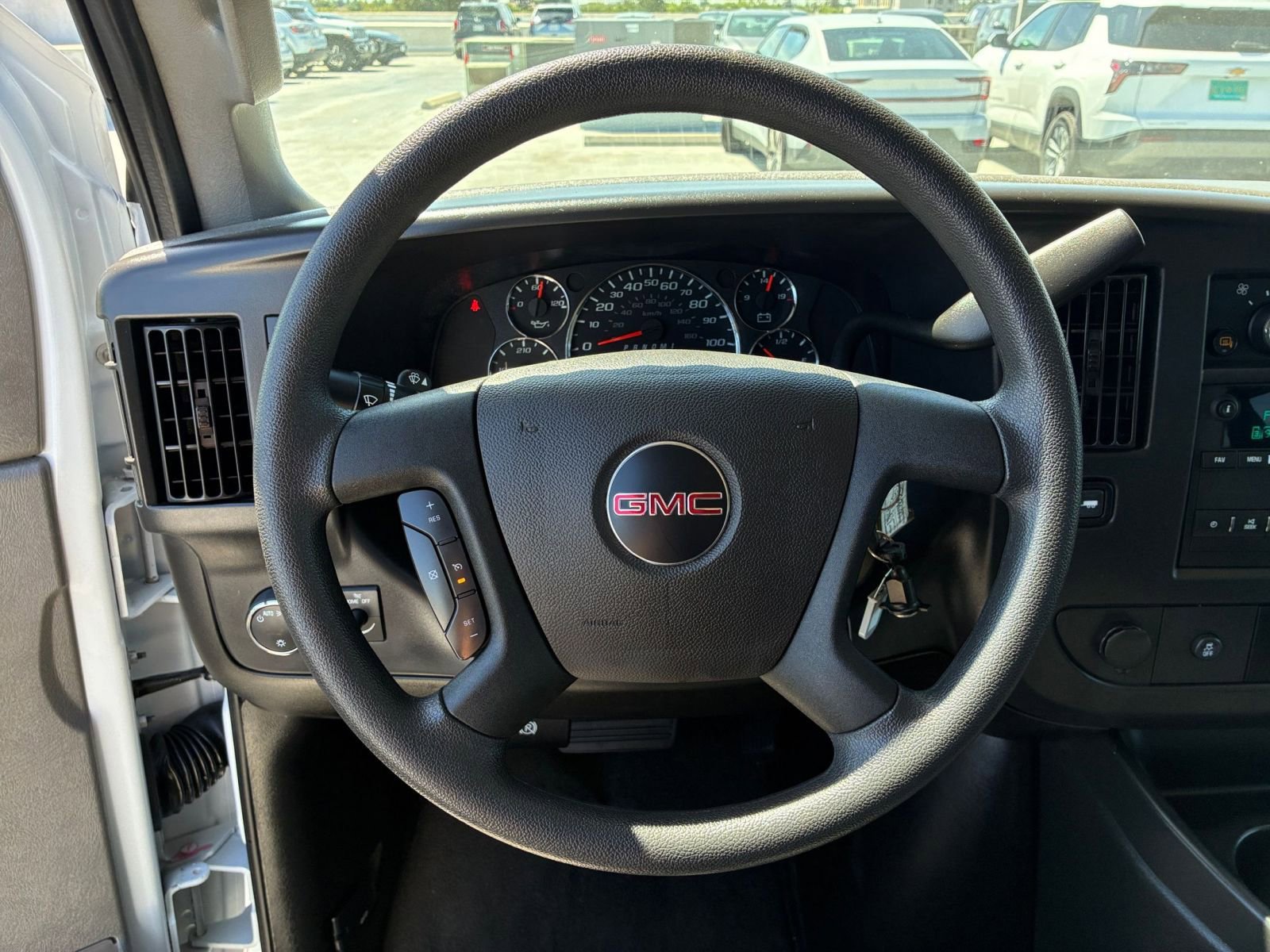 Used 2025 GMC Savana 3500 LT w/ LT Preferred Equipment Group RWD image 24