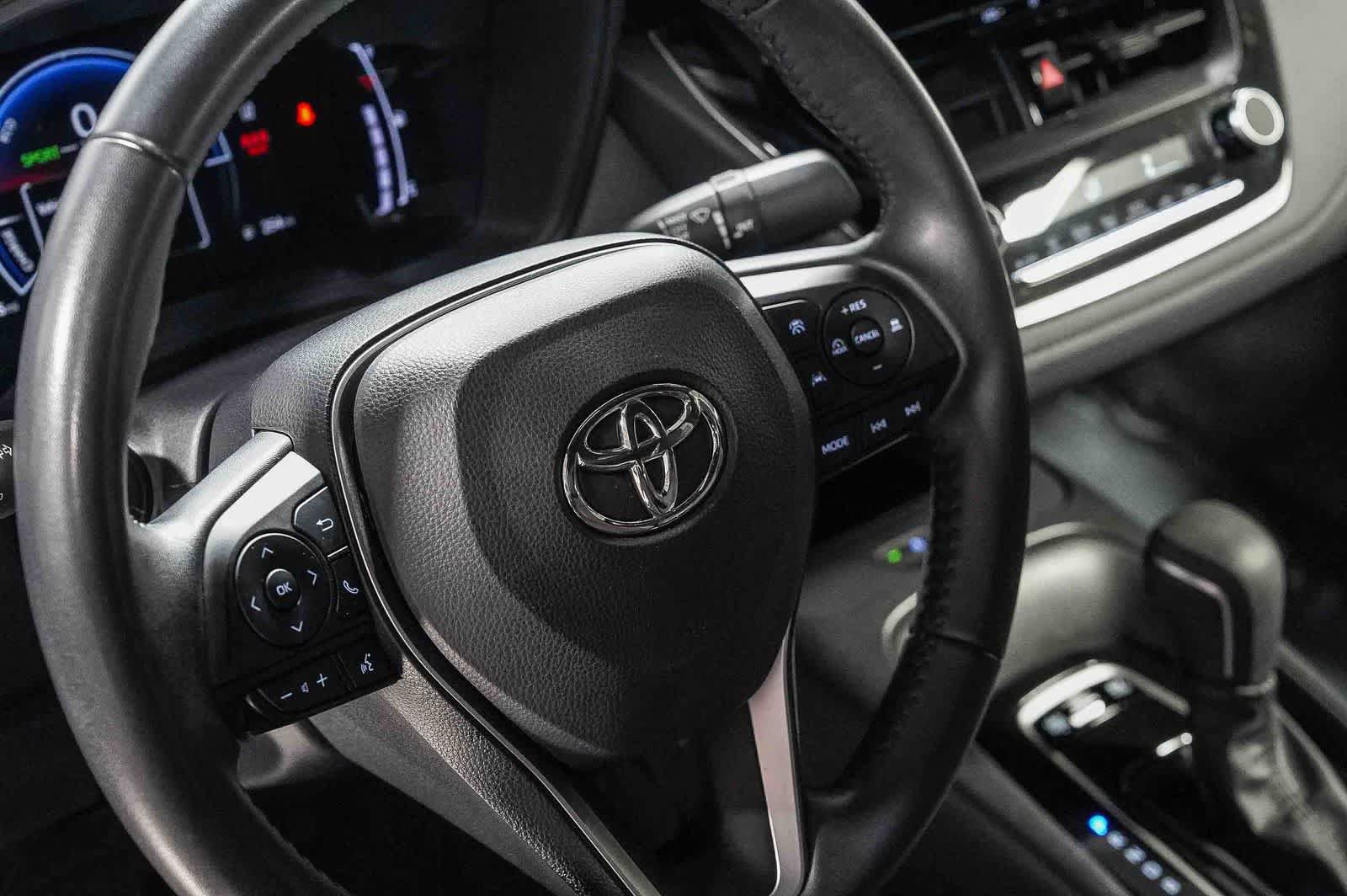 Certified 2025 Toyota Corolla SE w/ SE Premium Package FWD image 21