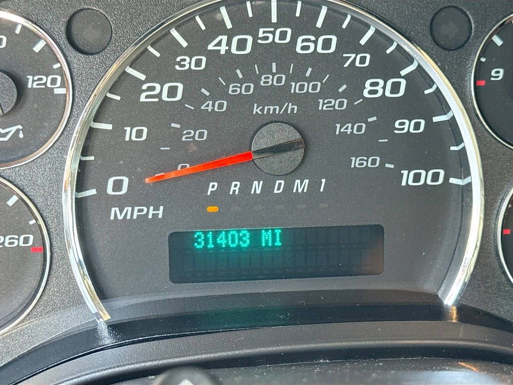 Used 2023 Chevrolet Express 2500 w/ Driver Convenience Package image 12