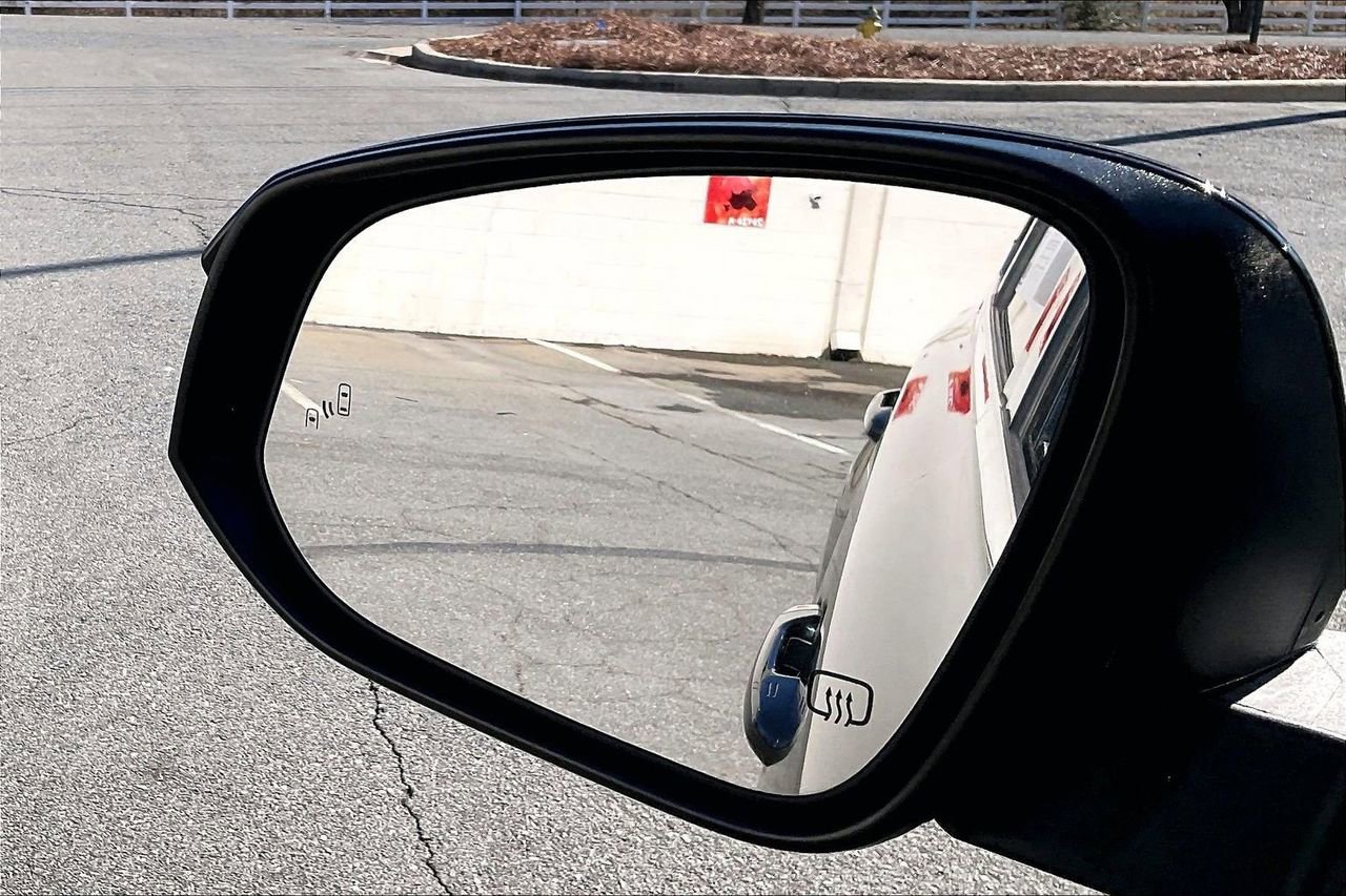 Used 2019 Toyota Highlander XLE image 30