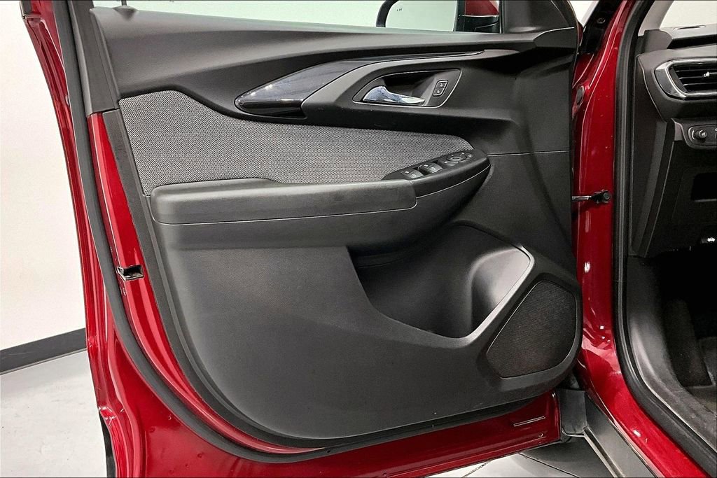 Used 2021 Chevrolet TrailBlazer LT w/ Convenience Package FWD image 20