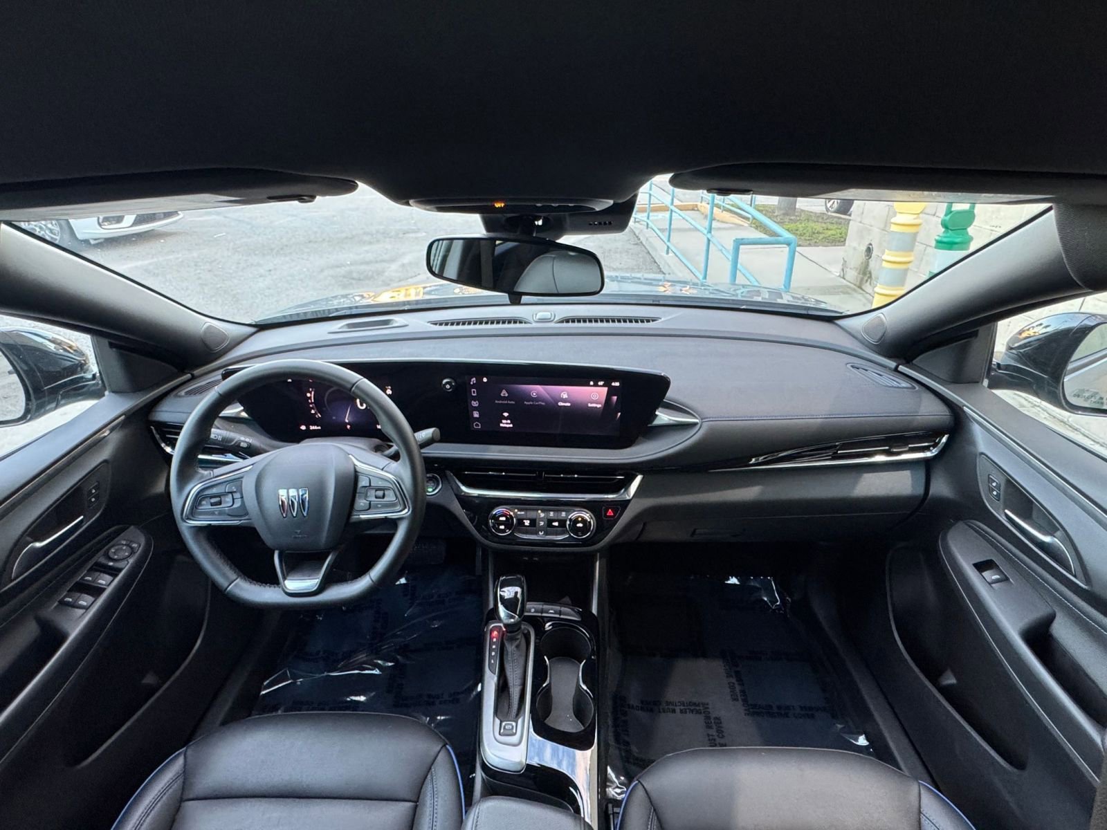 Used 2025 Buick Envista Sport Touring image 32