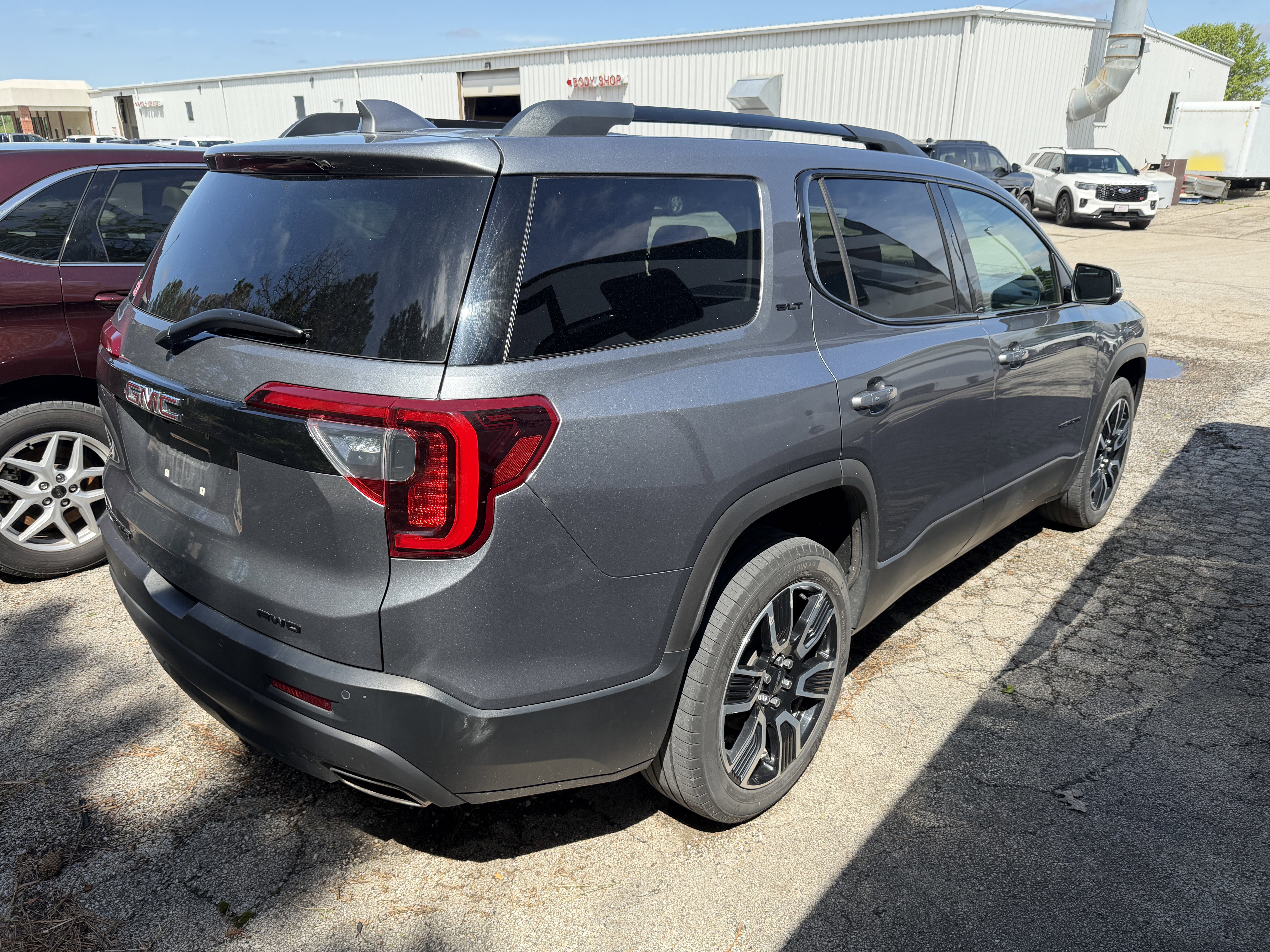 Used 2021 GMC Acadia SLT w/ Elevation Edition AWD/4WD image 4