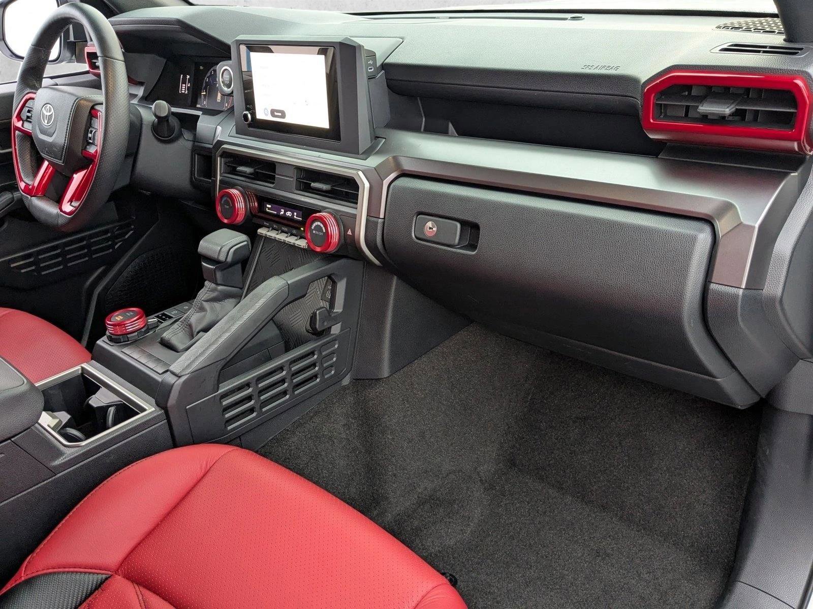 Used 2025 Toyota 4Runner SR5 AWD/4WD image 19