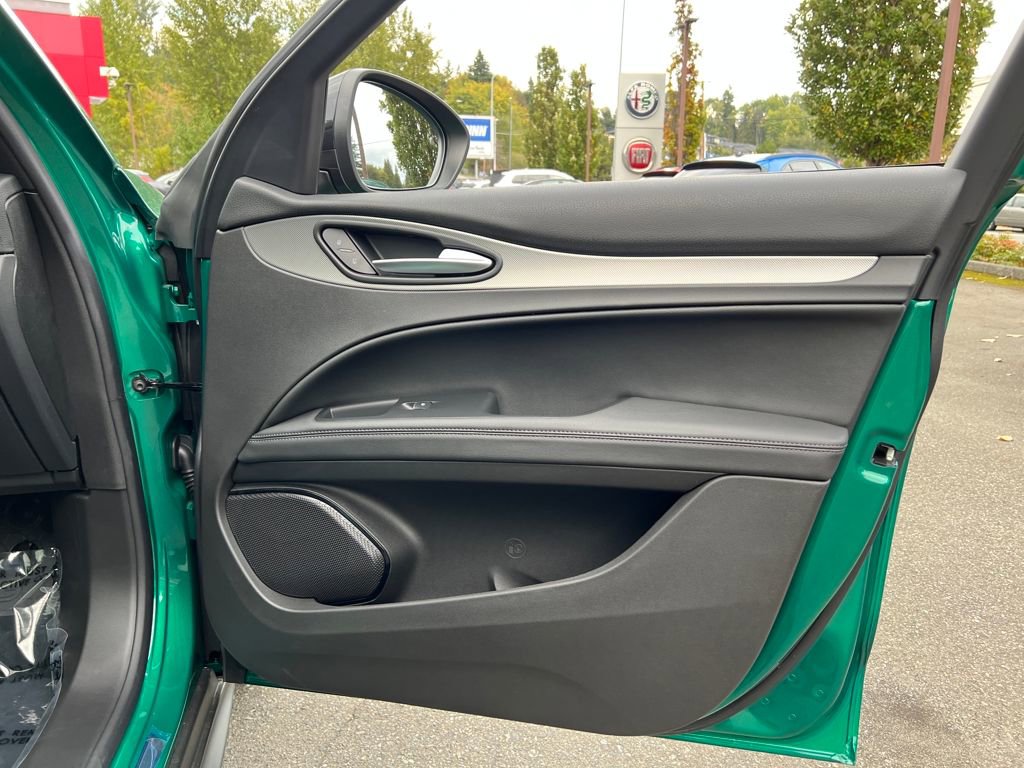 New 2025 Alfa Romeo Stelvio Sprint w/ Convenience Package image 24