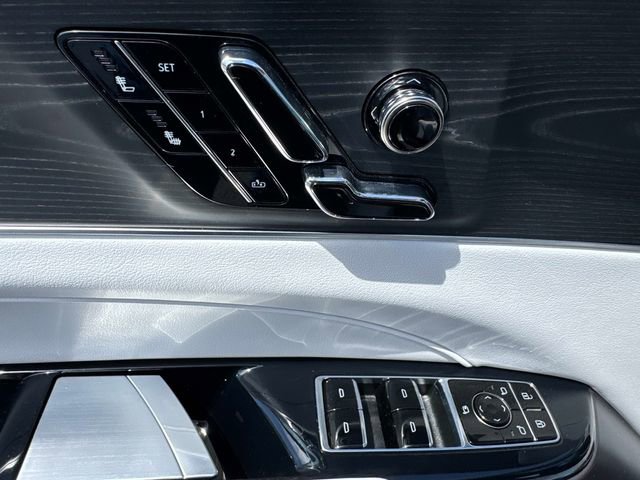 New 2025 Cadillac Lyriq Luxury w/ LPO, Floor Liner Package AWD/4WD image 30