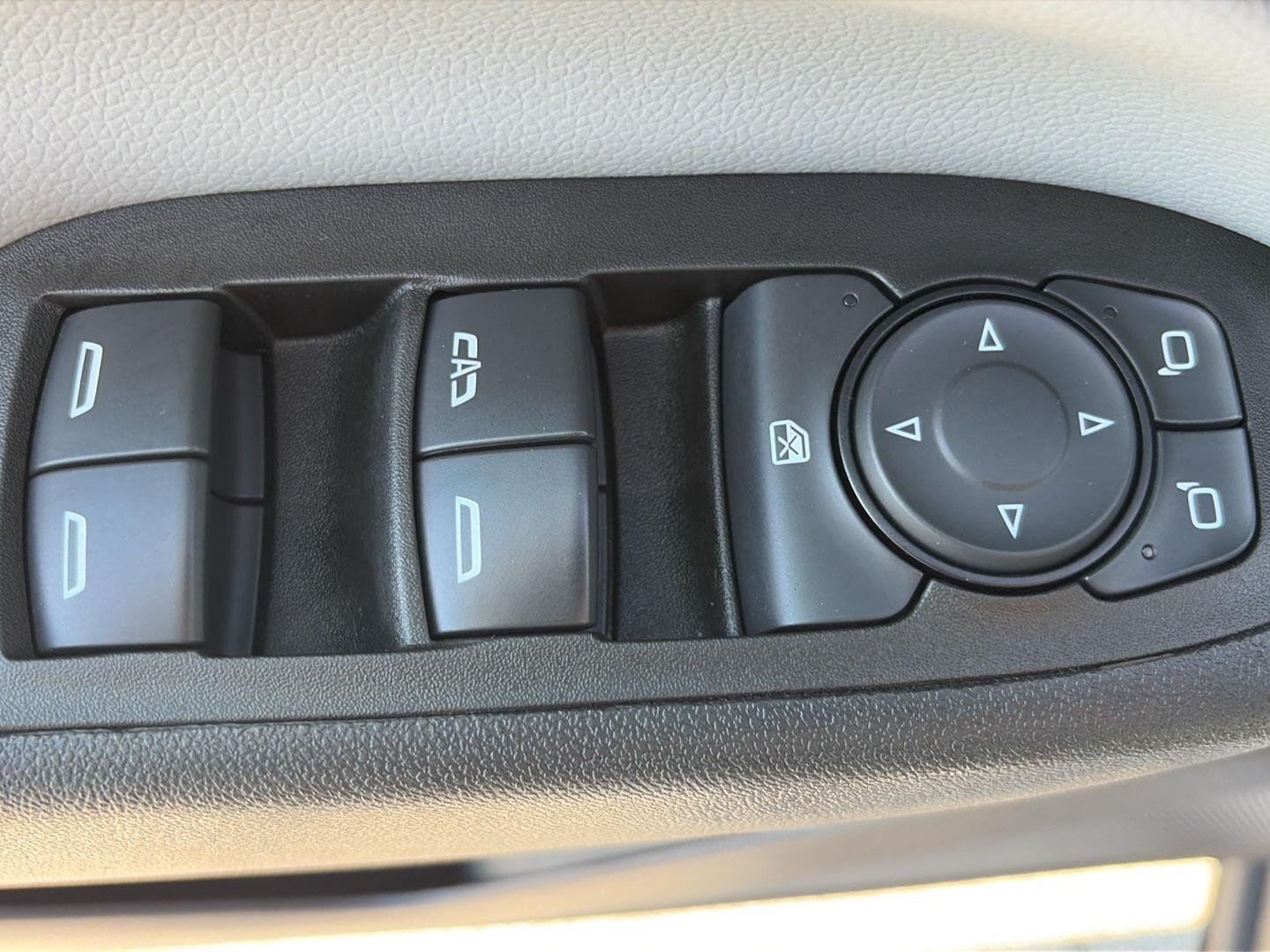 Used 2022 Chevrolet Equinox LT FWD image 15