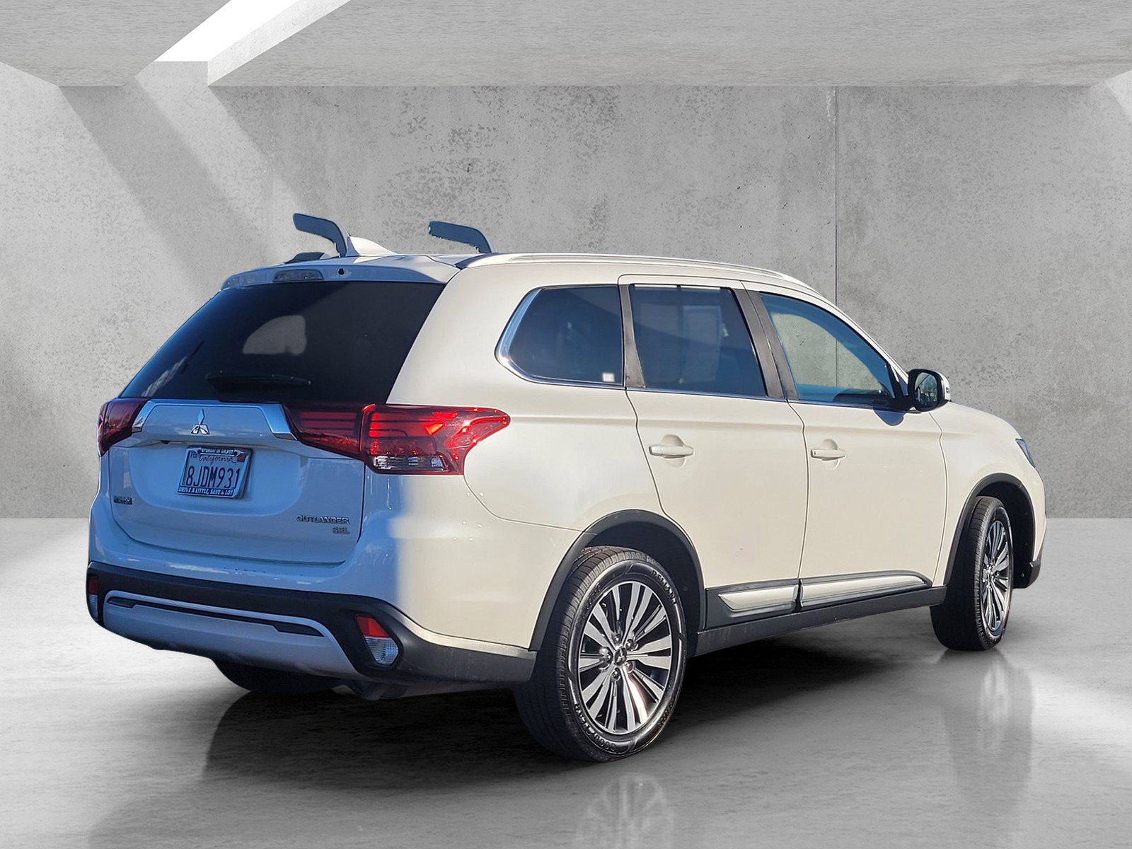 Used 2019 Mitsubishi Outlander SE image 4