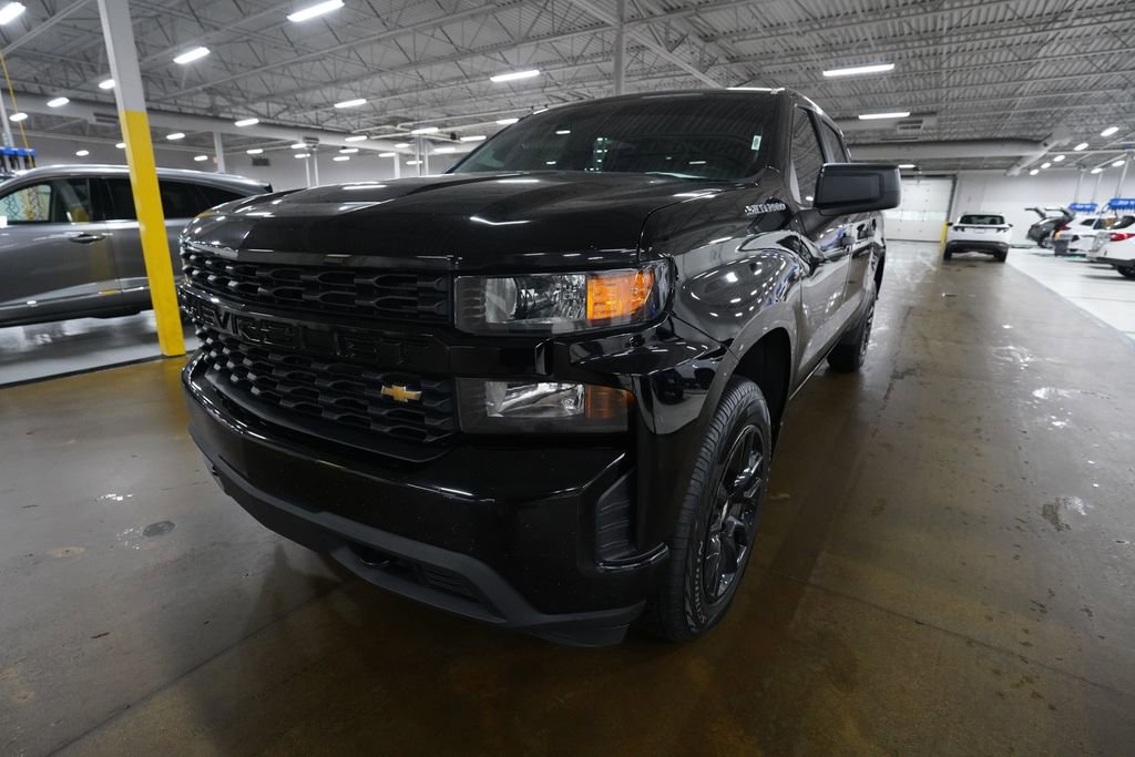 Used 2019 Chevrolet Silverado 1500 Custom w/ Custom Convenience Package AWD/4WD image 12