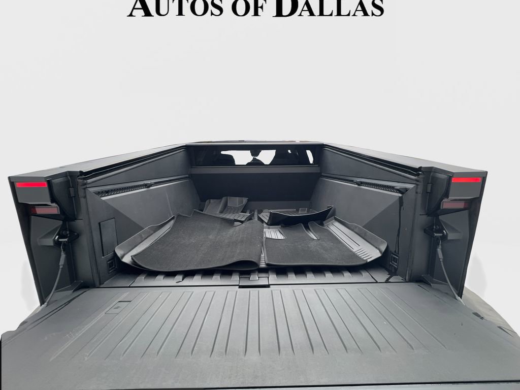 Used 2024 Tesla Cybertruck AWD Crew Cab image 12