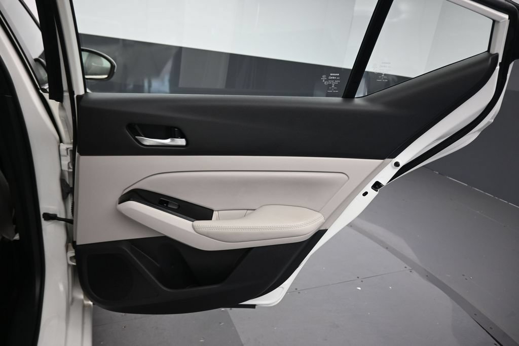 Used 2021 Nissan Altima 2.5 SV FWD image 32