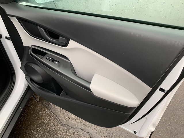 Used 2023 Hyundai Kona SEL w/ Cargo Package image 13