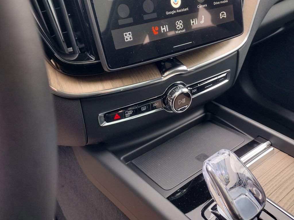 New 2026 Volvo XC60 B5 Plus w/ Climate Package image 17