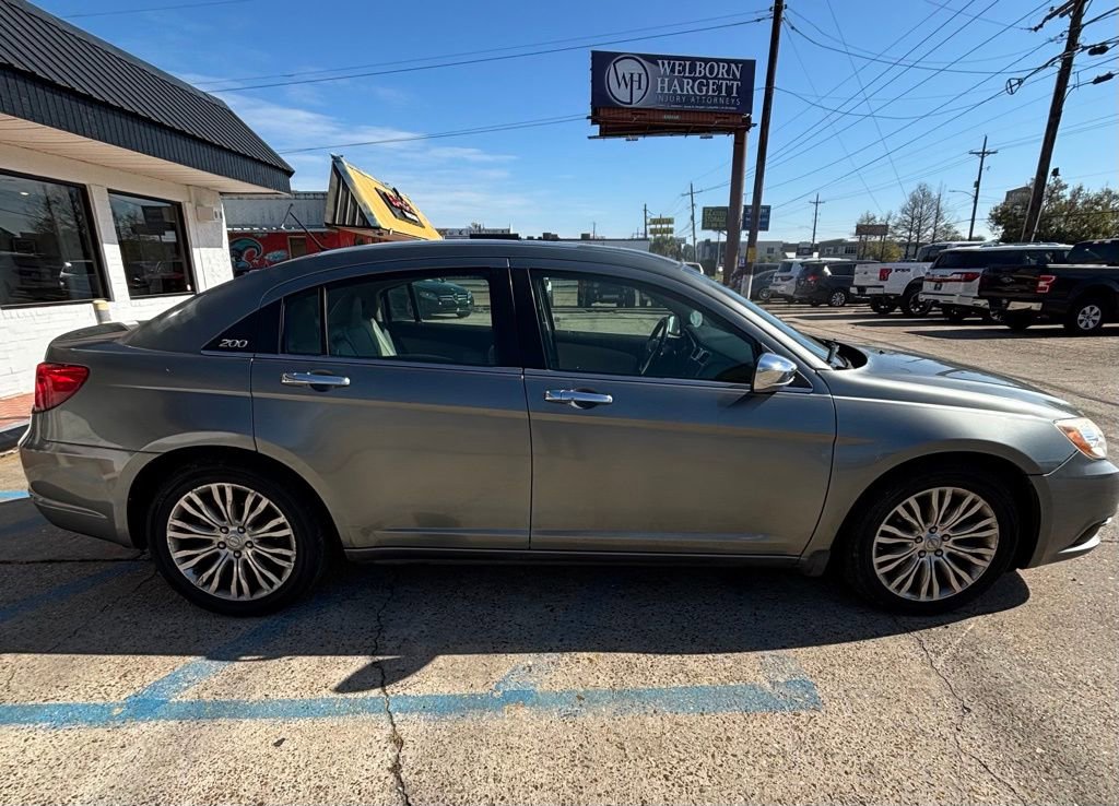 Used 2013 Chrysler 200 Limited w/ Sun/Sound Group image 4