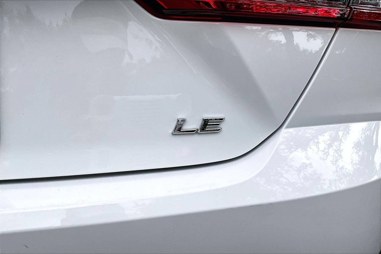 Used 2025 Toyota Camry LE FWD image 21
