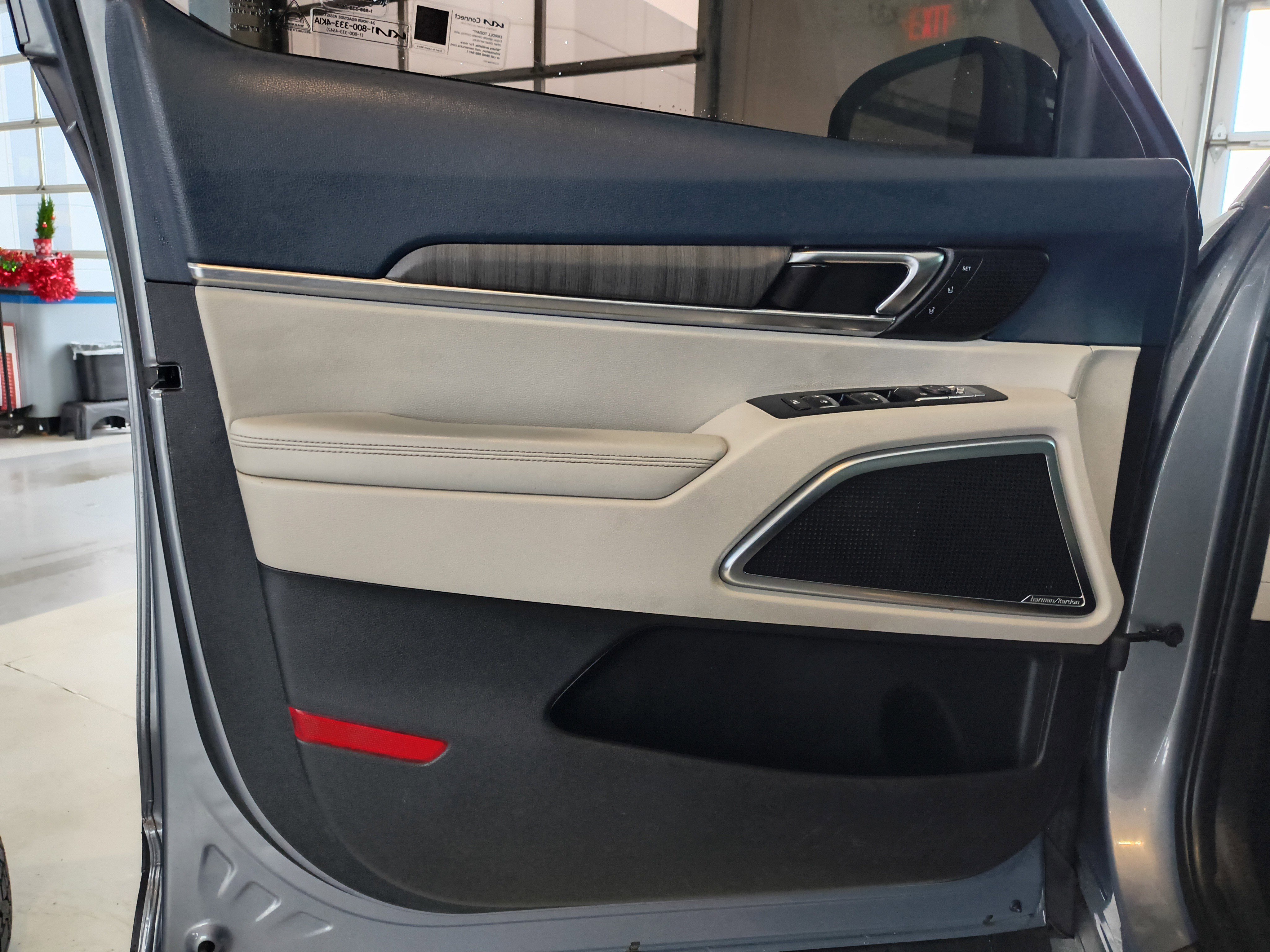 Used 2023 Kia Telluride SX Prestige image 15