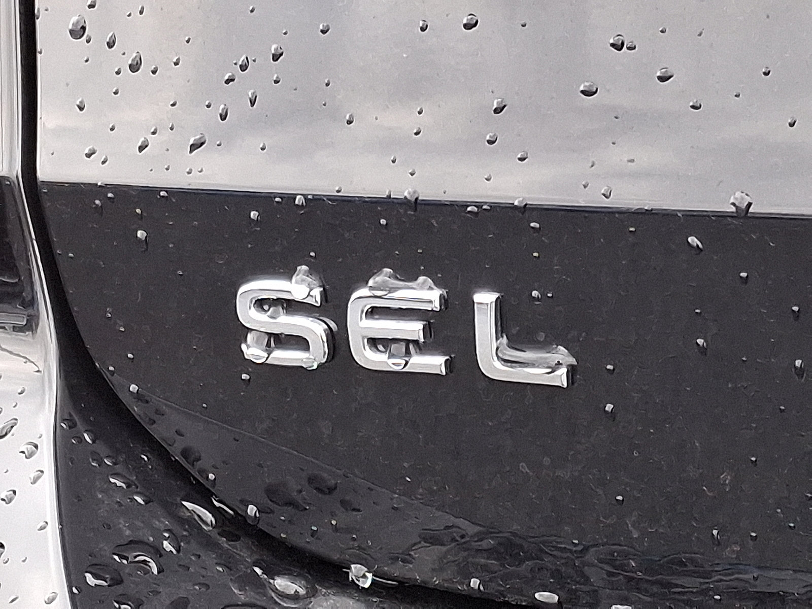 New 2025 Volkswagen Taos SEL image 12