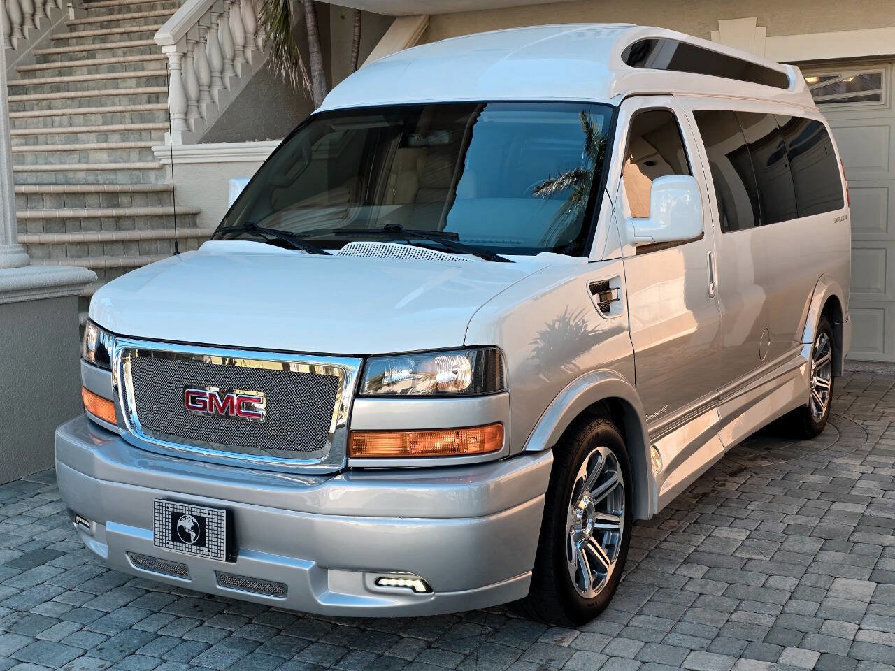 Used 2016 GMC Savana 2500 image 32