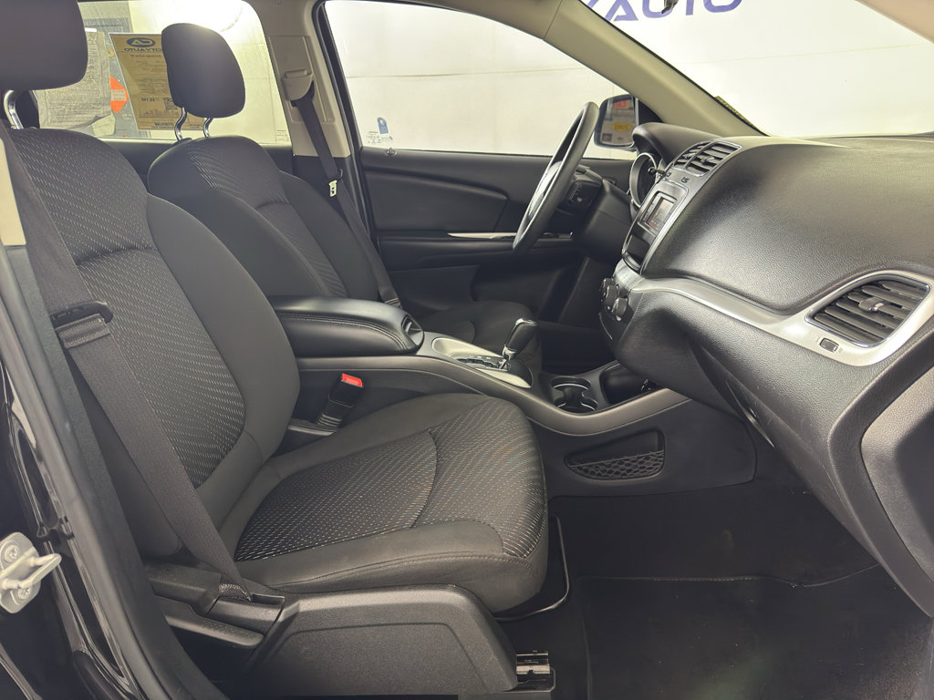 Used 2018 Dodge Journey SE image 38