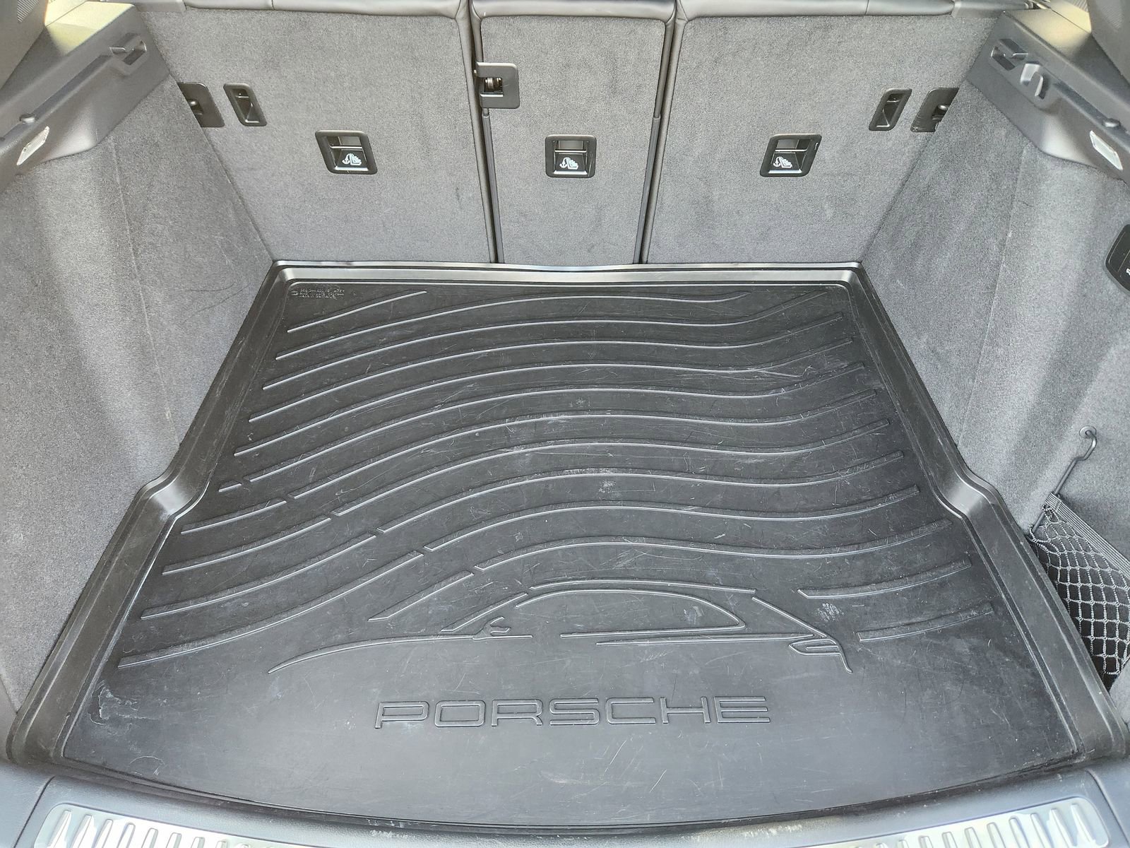 Used 2023 Porsche Macan S w/ Sport Chrono Package image 43