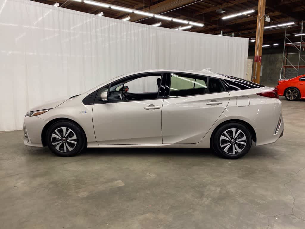 Used 2019 Toyota Prius Prime Advanced FWD image 3