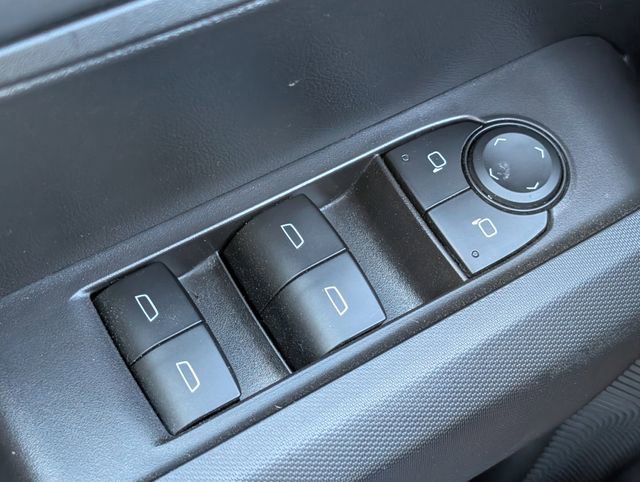 Used 2025 Chevrolet Colorado W/T image 19