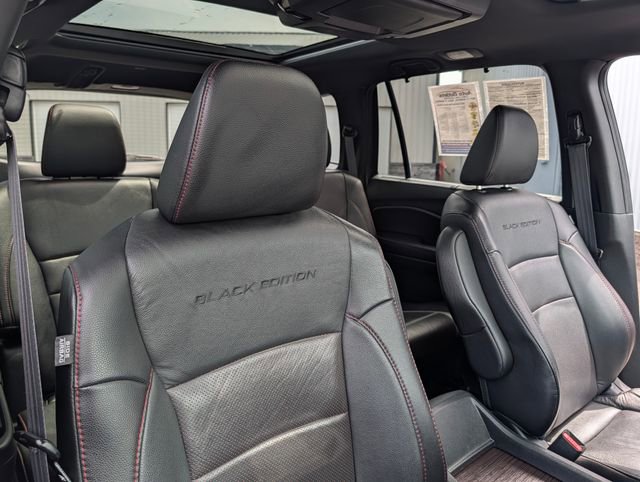 Used 2021 Honda Pilot Black Edition image 14