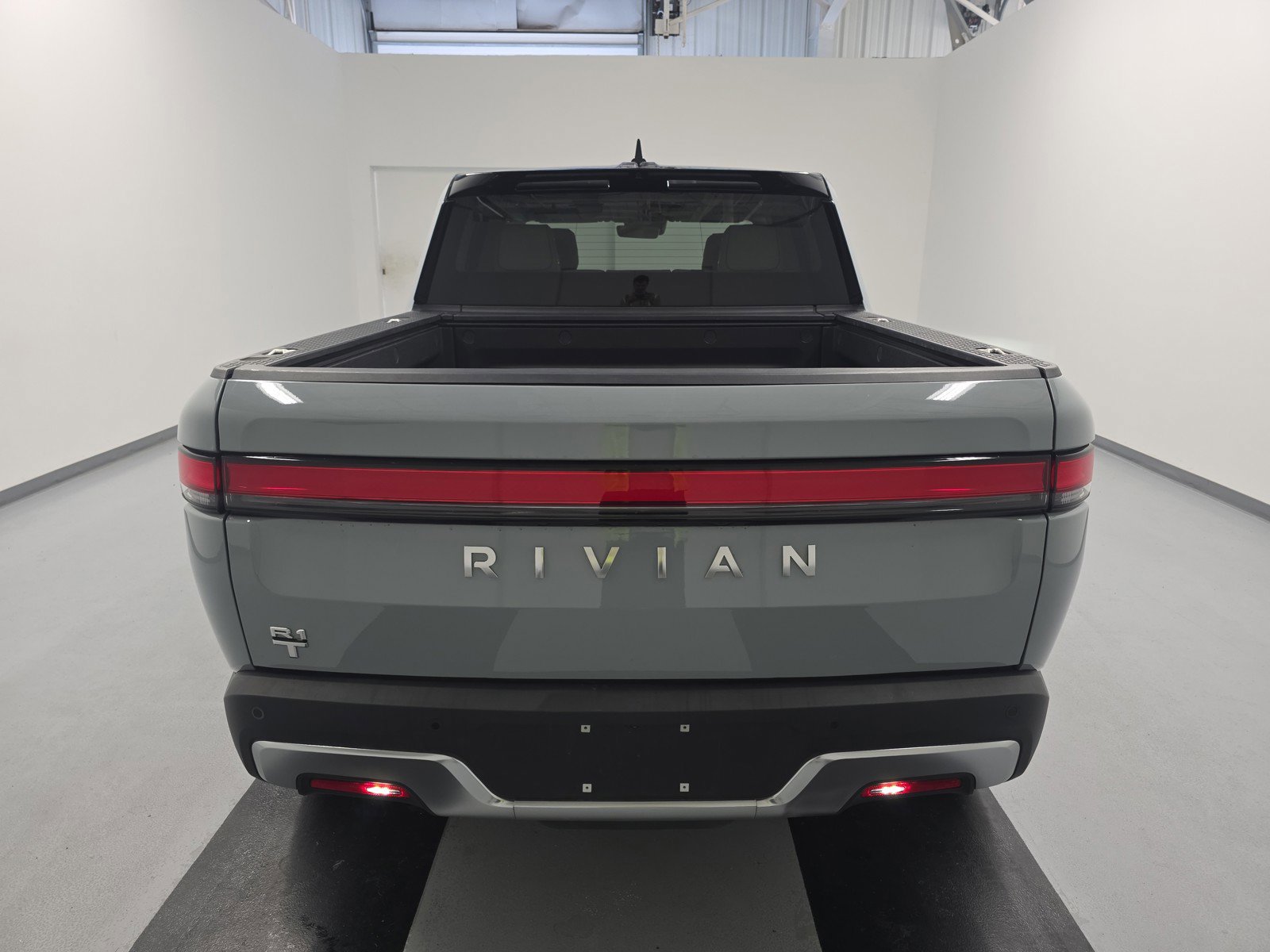 Used 2023 Rivian R1T Adventure AWD/4WD image 4