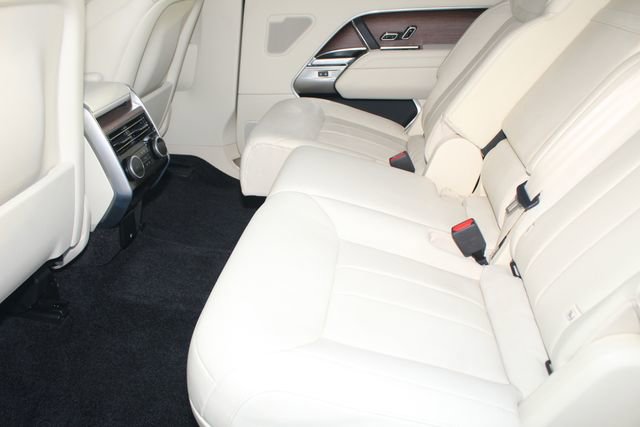 Used 2024 Land Rover Range Rover Long Wheelbase SE image 5