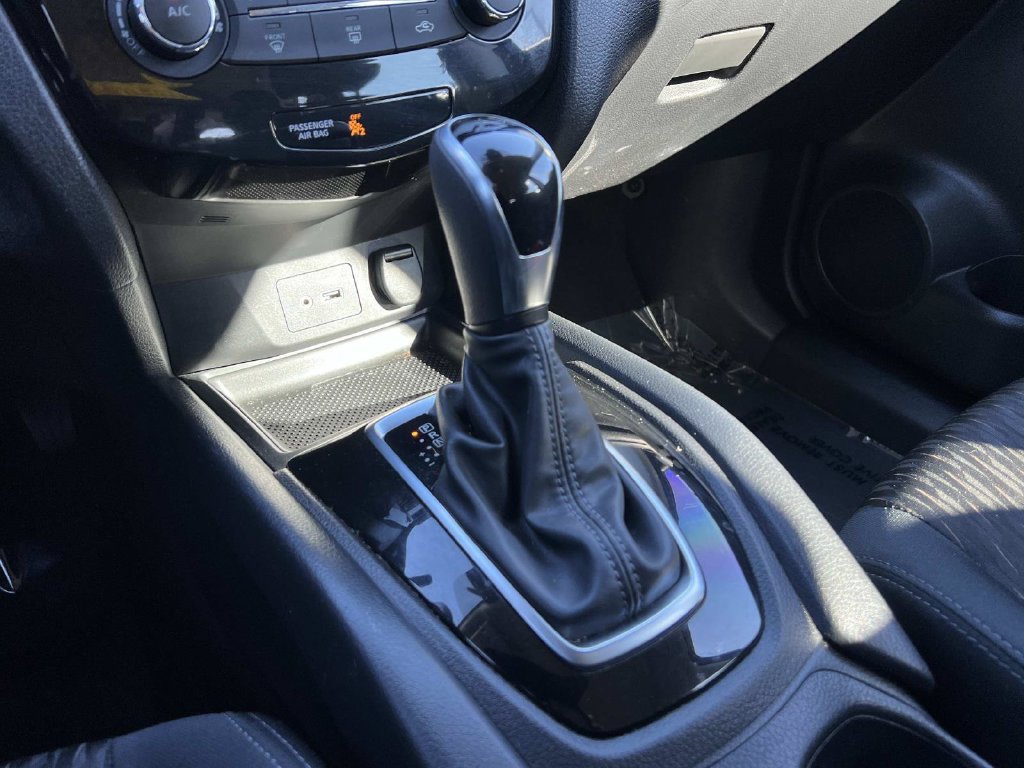 Used 2019 Nissan Rogue S FWD image 40