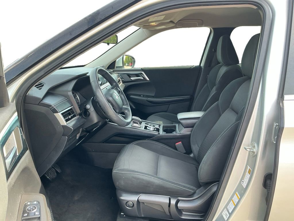 Used 2022 Mitsubishi Outlander ES image 14