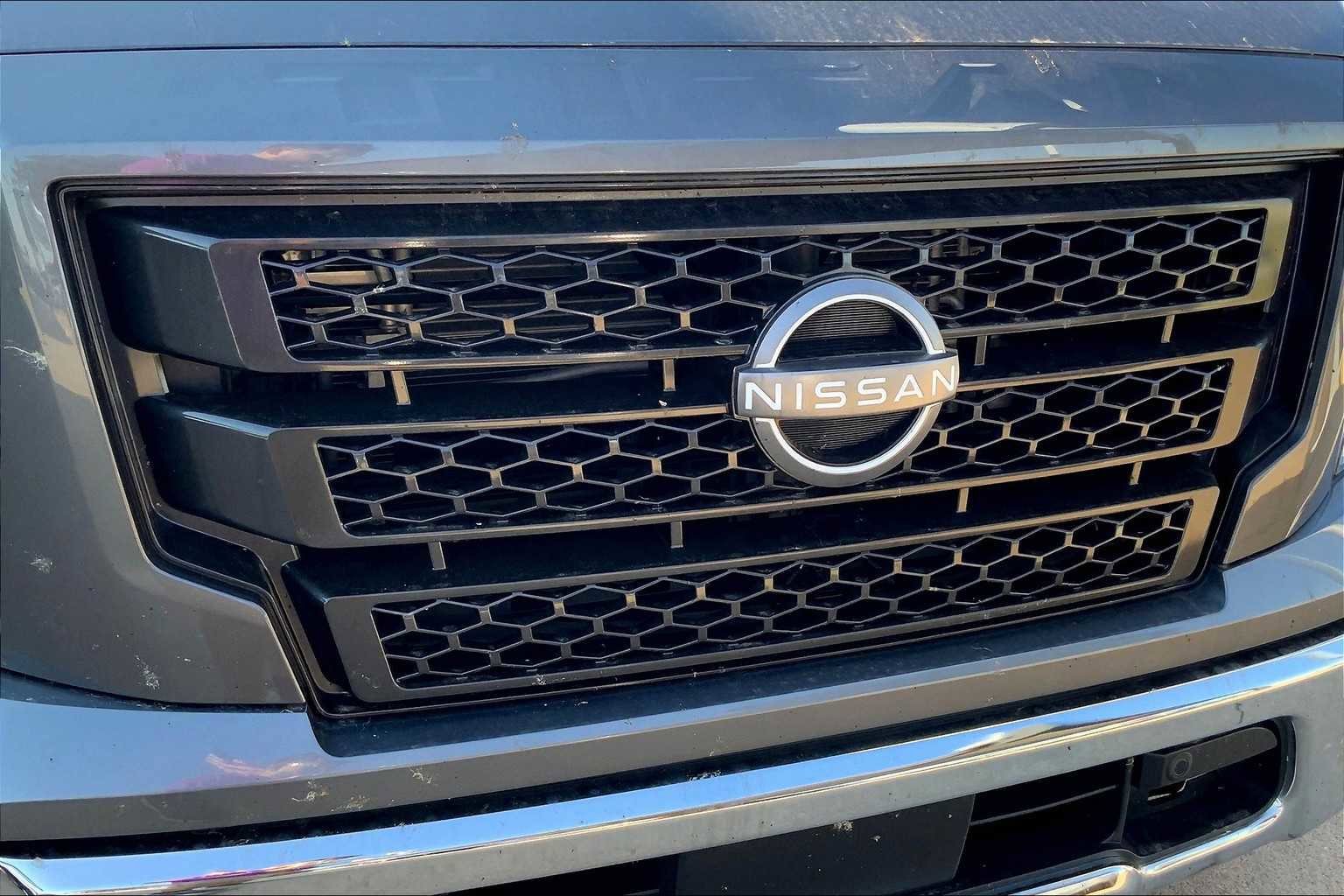 Used 2024 Nissan Titan SV w/ SV Convenience Package image 27