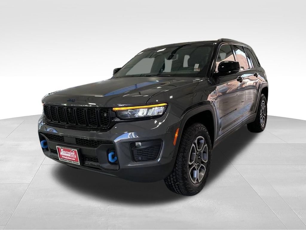 New 2024 Jeep Grand Cherokee Trailhawk w/ Advanced Protech Group II AWD/4WD image 12