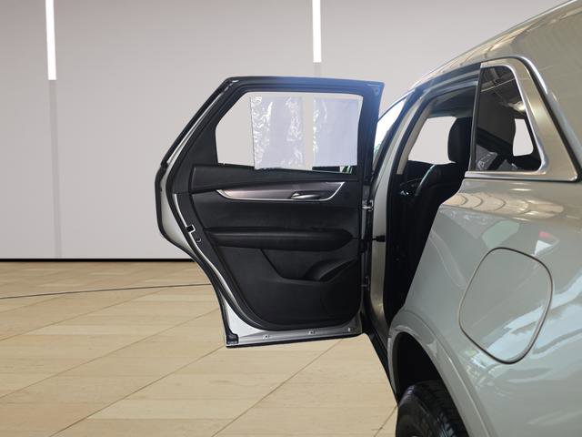 Used 2018 Cadillac XT5 Luxury w/ Driver Awareness Package FWD image 24